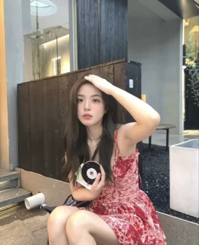 廊坊S型身材小辣妹 奶挺一线天蜜桃穴可后入