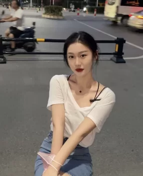 清纯反差平面模特不求挣钱，只求情趣过程