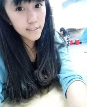 包头昆区少妇暗爽记，口交不错