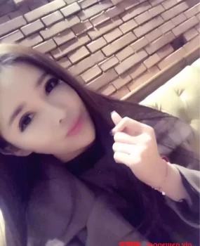 顺利拿下文职小姑娘，乖乖上门服务，被我两炮啪乖